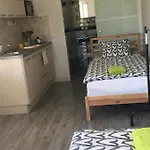 Levendulakert Apartman *
