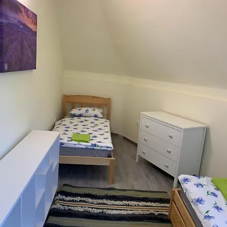 Levendulakert Apartmanhaz シオーフォク