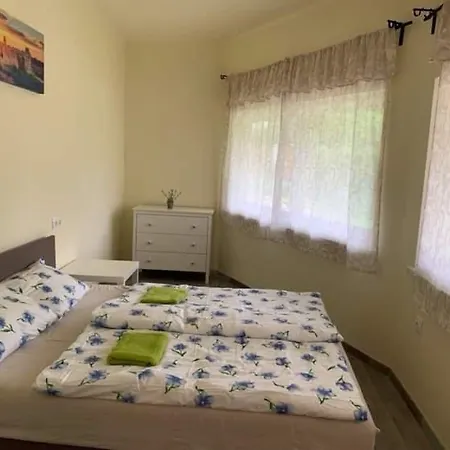 Levendulakert Apartmanhaz Apartment