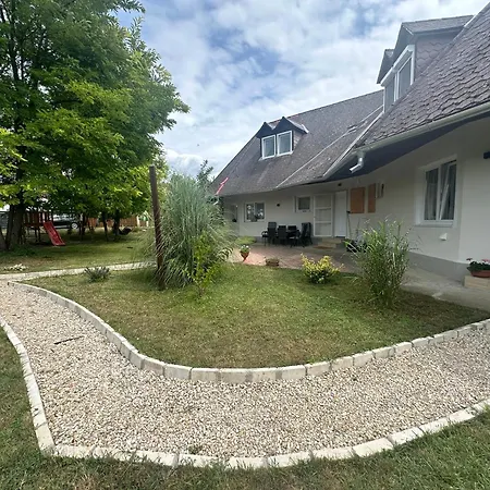 Appartement Levendulakert Apartmanhaz